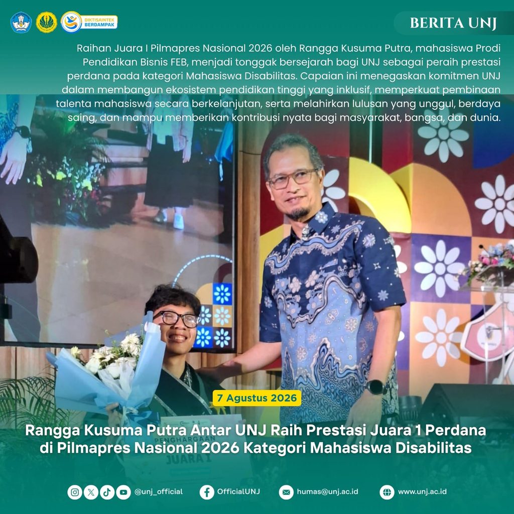Rangga Kusuma Putra, mahasiswa Pendidikan Bisnis FEB UNJ, menerima penghargaan Juara I Pilmapres Nasional 2026